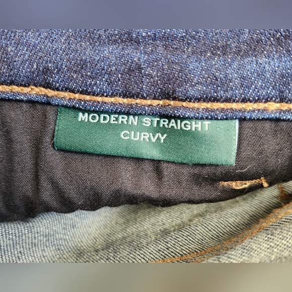 (SOLD) LAUREN RALPH LAUREN Modern Straight Curvy Jeans. Women's Size 12. 💙 - Picture 8 of 16